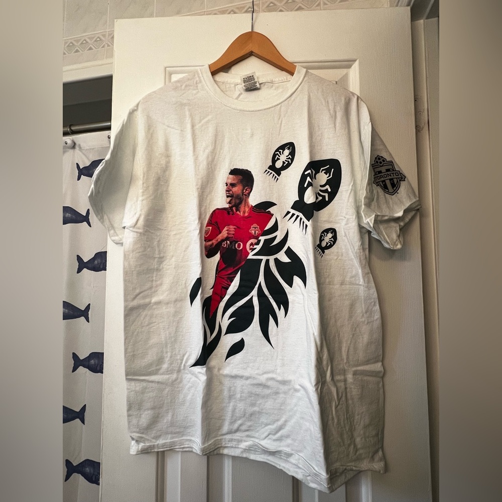 NWOT - TFC “Atomic Ant” White Graphic Men's T-Shirt Size L - Picture 1 of 5